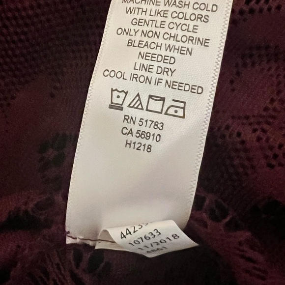 Maurices Medium Lightweight Burgundy Open Front Sheer Lace Kimono - Picture 3 of 9